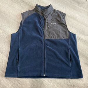 Columbia Men's Navy and Charcoal Vest